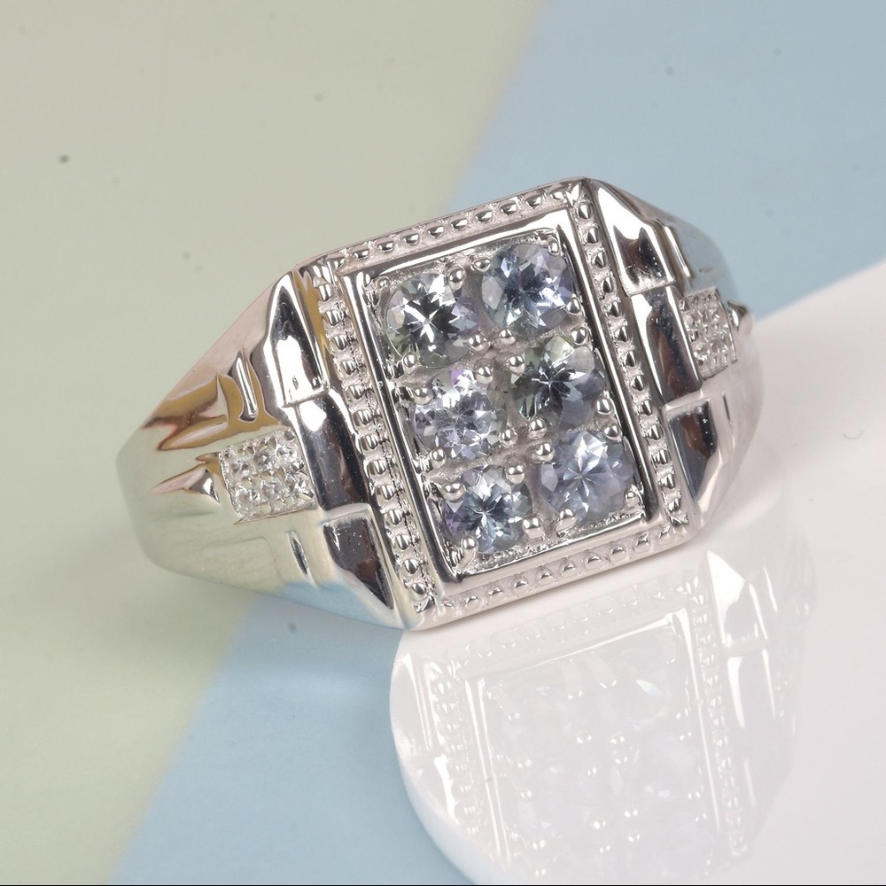 Men’s 1.25 ctw Peacock Tanzanite and Zircon Ring setting